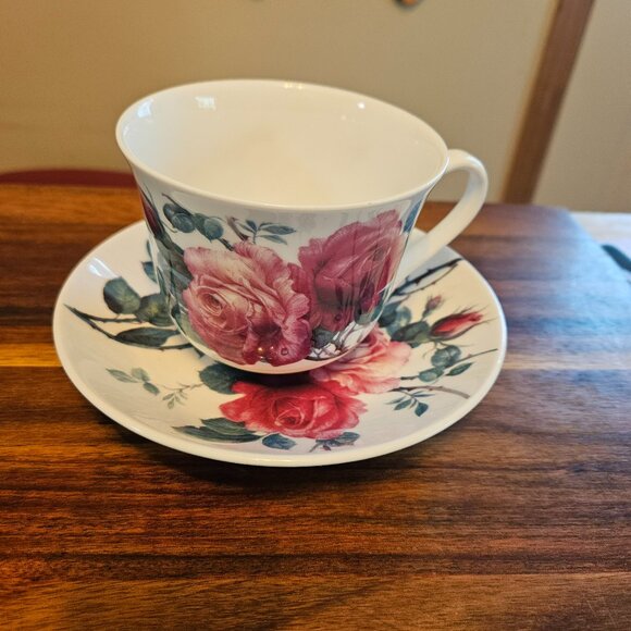 Roy Kirkham English rose fine bone china teacup& saucer - Picture 1 of 7